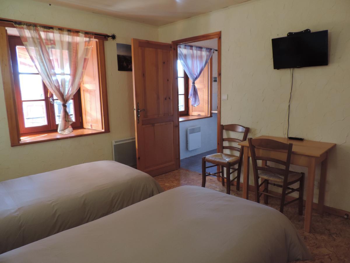 Auberge Du Brabant Chez Titof Roche-en-Regnier エクステリア 写真